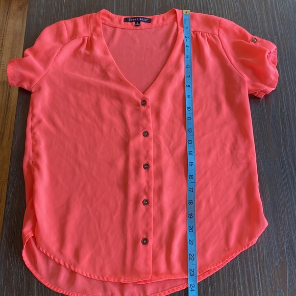 Sweet Rain ladies polyester blouse with button front in size small. - Picture 8 of 8